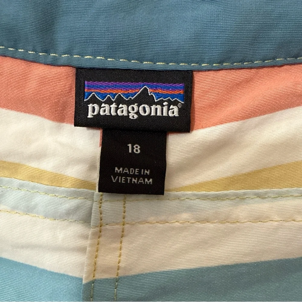Patagonia Women’s Retro Striped Board Shorts Beach Summer Surf Swim Casual Sz 18